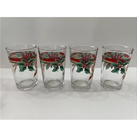 Vintage Poinsettia And Holly Berry Juice Water Pitcher And 4 Glasses Christmas - Picture 5 of 7